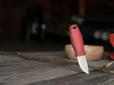 noz-morakniv-eldris-czerwony-waga-z-opakowaniem-0-2-kg