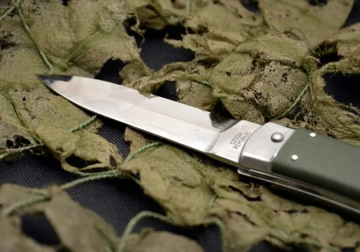 noz-sprezynowy-mikov-waga-z-opakowaniem-0-35-kg