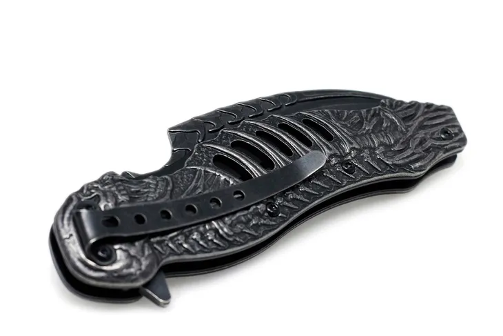 noz-karambit-benys-cechy-dodatkowe-antyposlizgowa-rekojesc