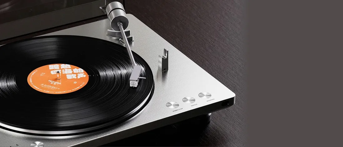 gramofon-fiio-tt13bt-srebrny