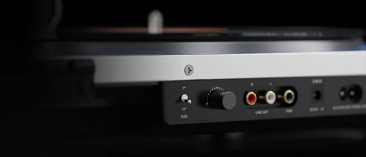 fiio-tt13-bt-gramofon-automatyczny-przedwzmacniacz-pilot-led-bluetooth-kolor-srebrny