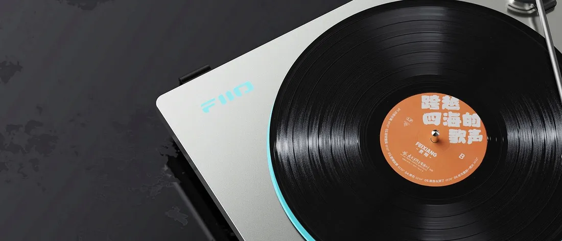 gramofon-fiio-tt13bt-srebrny