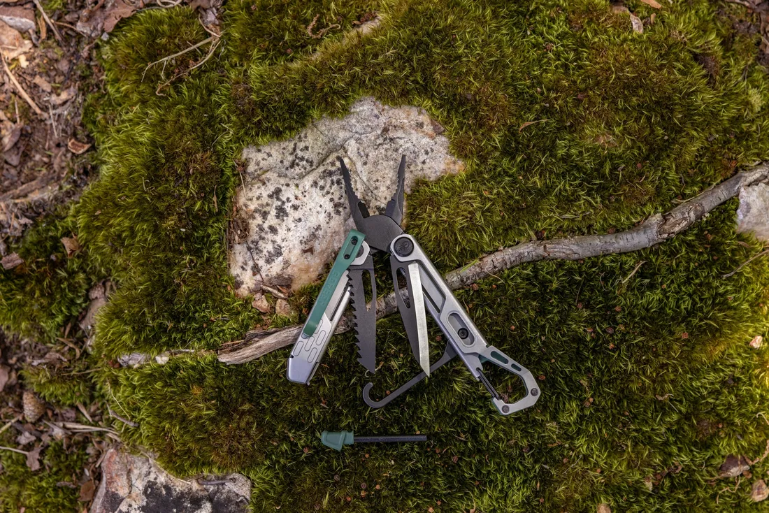 multitool-gerber-stakeout-spark-10-narzedzi-baltic-haze-1070268