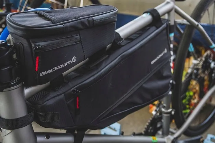 torba-na-rame-blackburn-outpost-frame-medium-58l-dlugosc-45-cm