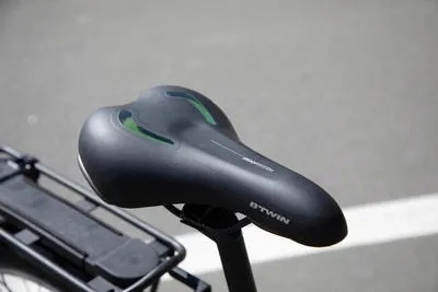 siodlo-rowerowe-btwin-60-sd-zelowe-szerokosc-160-mm