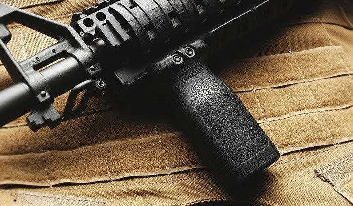 chwyt-magpul-ris-rvg-fde-waga-z-opakowaniem-0-07-kg-zawiera-baterie-nie