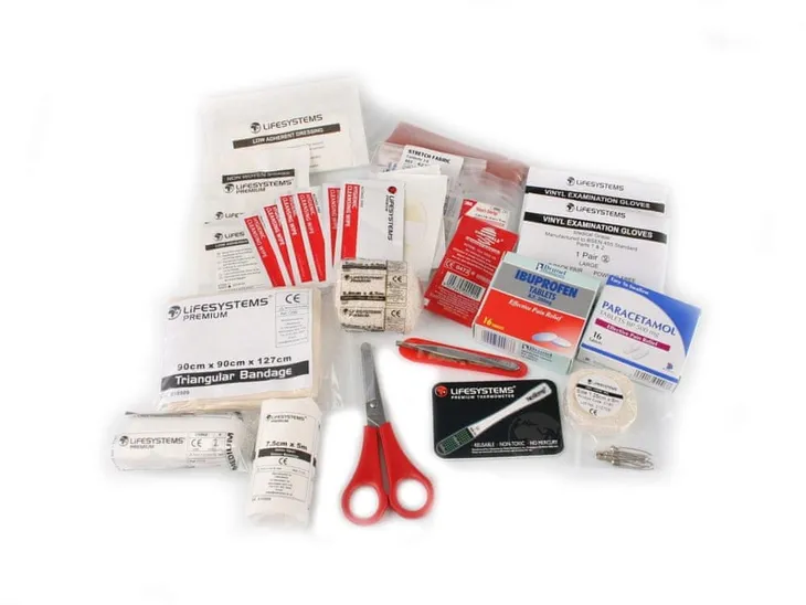 apteczka-lifesystems-explorer-first-aid-kit-czerwony-glebokosc-produktu-6-cm