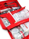 apteczka-podrozna-lifesystems-mountain-leader-first-aid-kit-kolor-czerwony