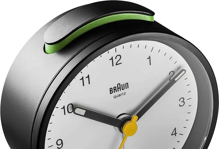 klasyczny-budzik-braun-bc12bw-alarm-podswietlenie-marka-braun