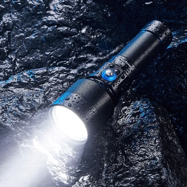 nitecore-latarka-turystyczna-dl30-1100lm-czarna-material-aluminium