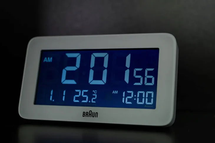 budzik-braun-bc10w-radio-control-alarm-termometr-typ-budzik