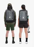plecak-podrozny-topo-designs-global-travel-bag-40-l-black-black-kolor-szary