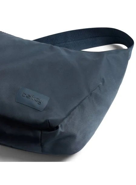 bellroy-torebka-nylon-niebieski-zapiecie-zamek