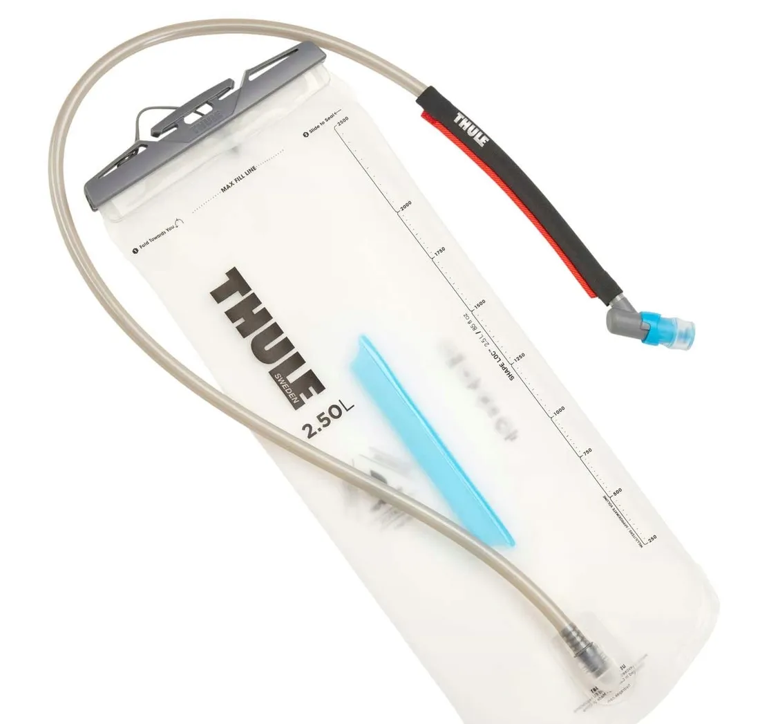 plecak-hydracyjny-z-buklakiem-25-l-thule-rail-12-l-obsidian-marka-thule