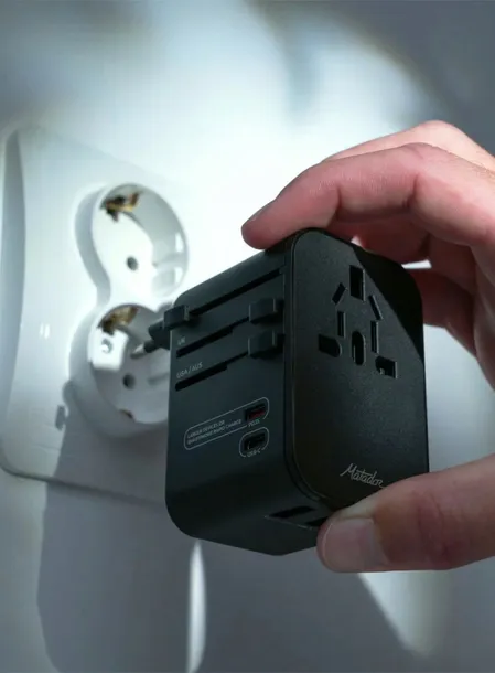 adapter-podrozny-matador-global-travel-adapter-black-marka-matador-model-global-travel-adapter