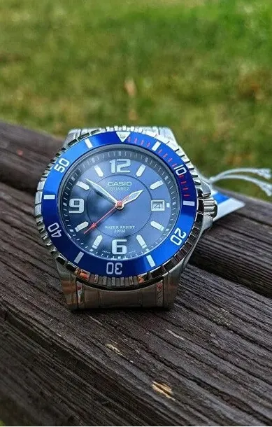 meski-zegarek-casio-mtd-1053d-2aves-200m-nurek-szkielko-mineralne