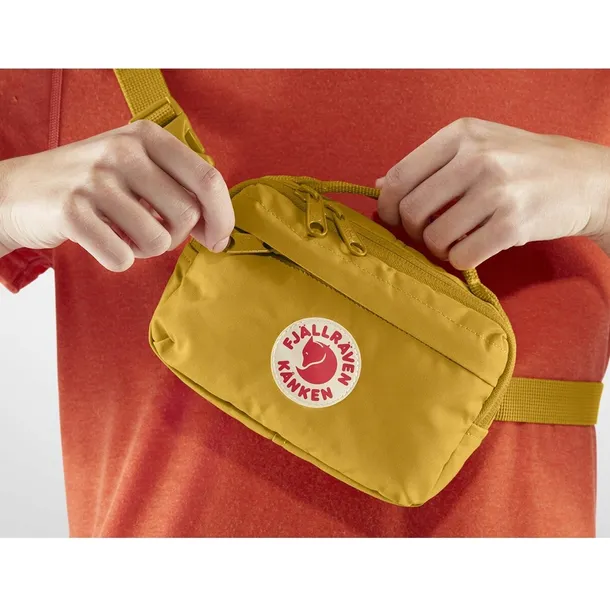 biodrowka-fjallraven-kanken-hip-pack-deep-turquoise-material-dominujacy-syntetyk