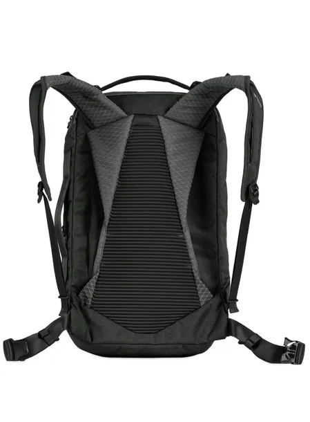 nemo-plecak-miejski-czarny-cechy-dodatkowe-na-zamek