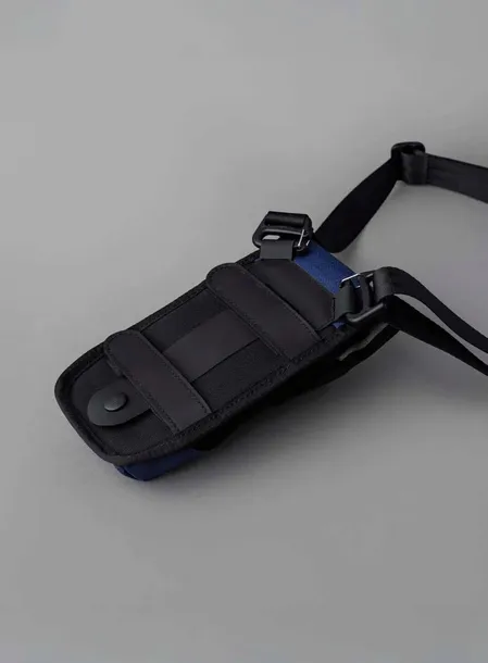 etui-na-telefon-poliester-material-dominujacy-poliester