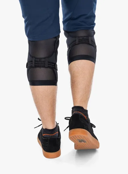 ochraniacze-kolan-enduro-evoc-knee-protector-ls-flex-enduro-black-s-kolor-czarny