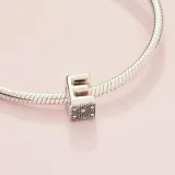 charms-pandora-litera-e-797459-kolor-szary