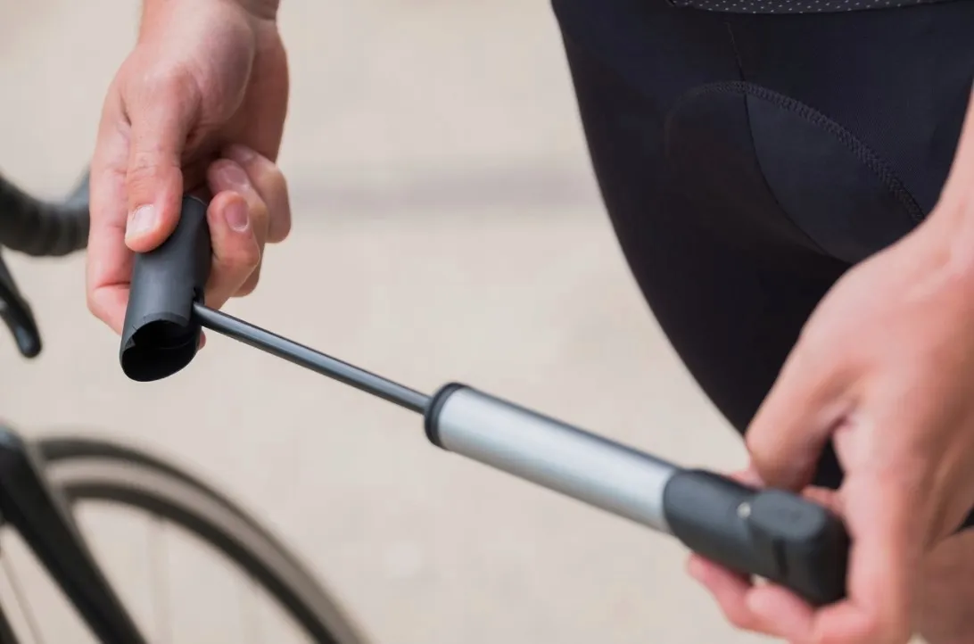 pompka-reczna-bbb-windrush-s-czarny-marka-bbb