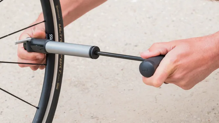 pompka-reczna-bbb-windrush-s-czarny-marka-bbb-rodzaj-reczna