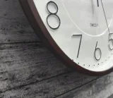 zegar-scienny-jvd-brazowy-305cm-zasilanie-baterie