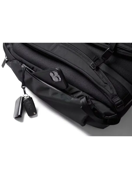 bellroy-plecak-miejski-czarny-cechy-dodatkowe-na-zamek