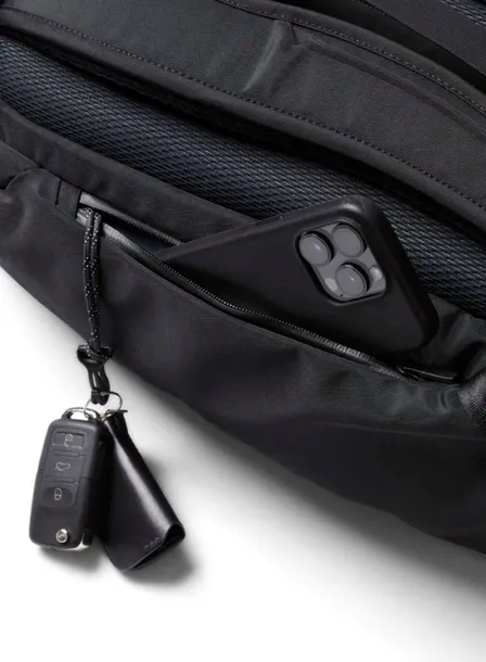 bellroy-plecak-miejski-czarny-zapiecie-zamek