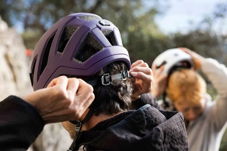 kask-beal-indy-purple-black-plec-produkt-uniseks