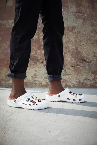 klapki-crocs-crocband-white-43-44-eu-cechy-dodatkowe-oddychajace