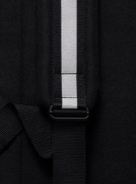 plecak-miejski-ucon-acrobatics-jannik-medium-backpack-aloe-sand-black-rodzaj-miejski
