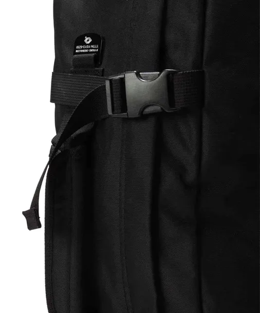 plecak-bagaz-podreczny-28-l-do-wizzair-cabinzero-cechy-dodatkowe-na-zamek