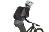 plecak-rowerowy-hydracyjny-z-buklakiem-thule-rail-12-l-covert-green-pojemnosc-buklaka-2-5-l