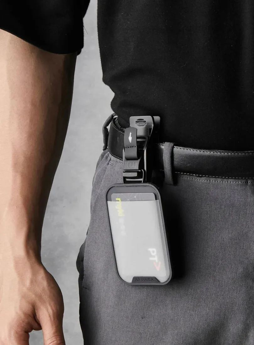 etui-na-karty-wizytownik-z-klipsem-alpaka-hub-cardholder-black-kolor-czarny