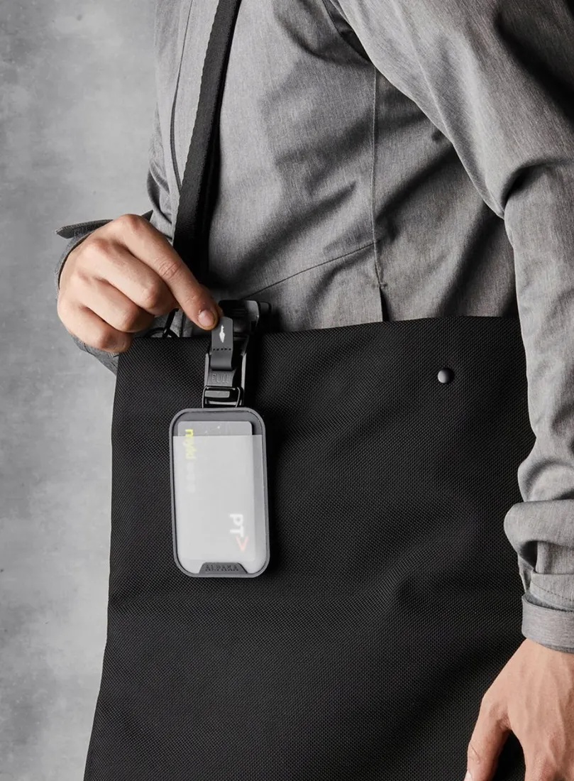 etui-na-dokumenty-syntetyk