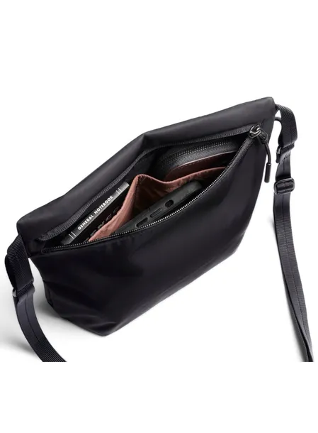 torba-na-ramie-bellroy-laneway-sacoche-35-l-ink-zapiecie-zamek