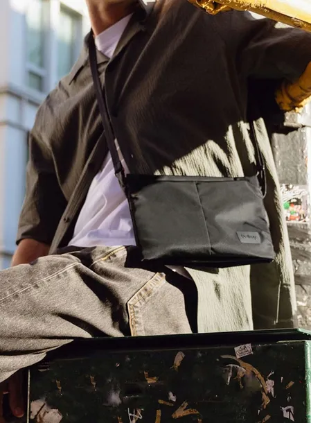 torba-na-ramie-bellroy-laneway-sacoche-35-l-ink-wielkosc-mala-nie-mieszczaca-a4