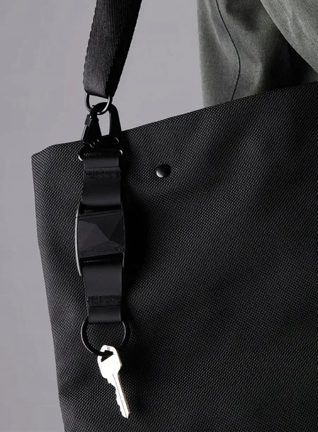 brelok-alpaka-maglockz-keychain-black-material-dominujacy-inny-wzor-dominujacy-bez-wzoru