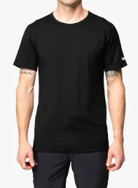 koszulka-termoaktywna-devold-breeze-plus-merino-200-t-shirt-black-xl