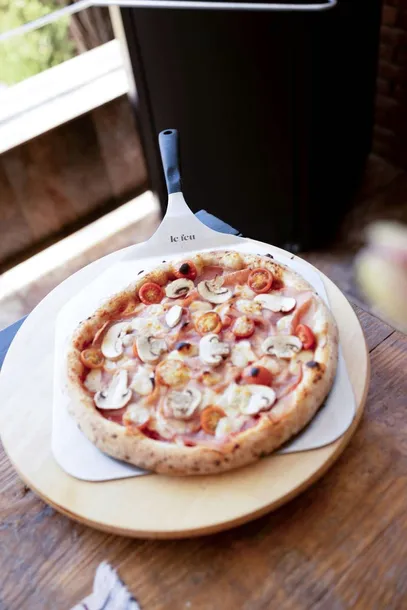 lopatka-do-pizzy-le-feu-pizza-peel-marka-le-feu-dlugosc-51-2-cm
