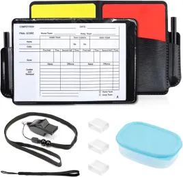 sedzia-pilkarski-zestaw-kartki-gwizdek-akcesoria