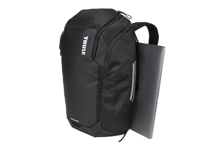 plecak-miejski-rowerowy-thule-chasm-backpack-26-l-black-cechy-dodatkowe-miejsce-na-bidon