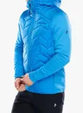 kurtka-hybrydowa-peak-performance-elevate-liner-hybrid-hood-blue-s-kolor-niebieski