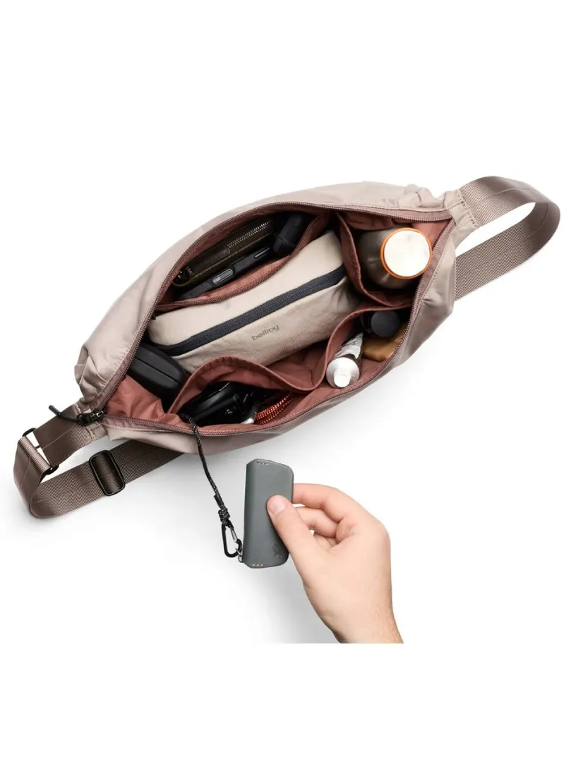 torba-na-ramie-bellroy-laneway-crescent-bag-7-l-fawn-wysokosc-28-cm