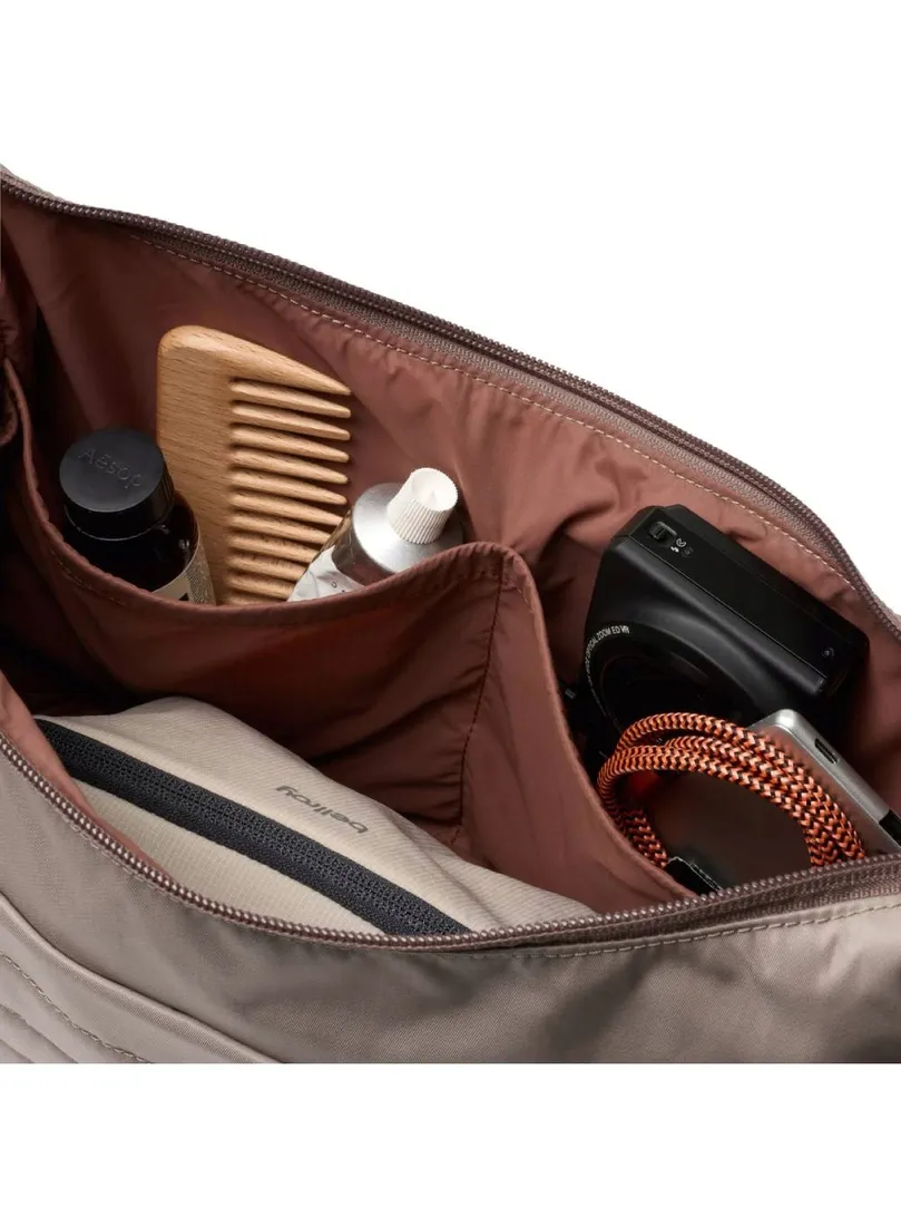 torba-na-ramie-bellroy-laneway-crescent-bag-7-l-fawn-wysokosc-28-cm