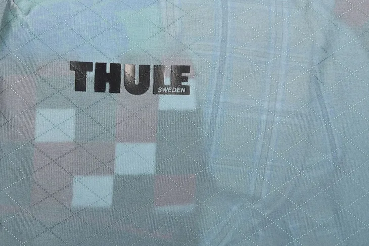 pokrowiec-kompresyjny-thule-compression-packing-cube-s-pond-grey-glebokosc-produktu-3-cm
