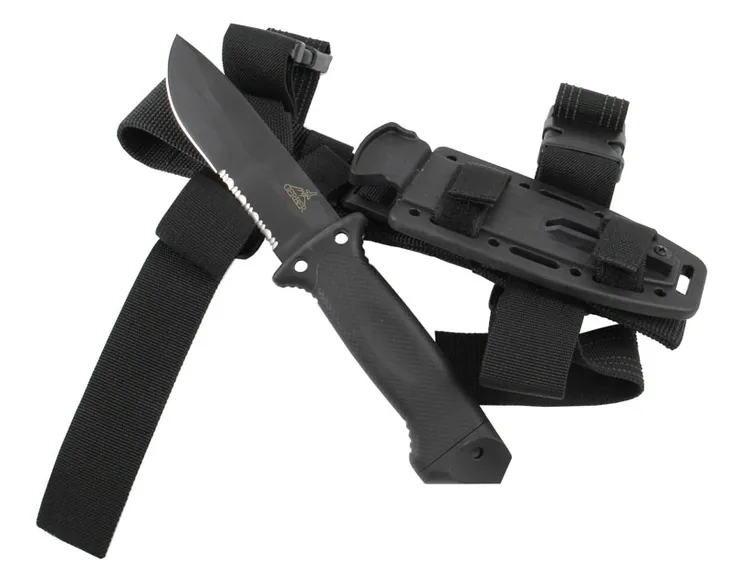 noz-turystyczny-gerber-ostrze-czesciowo-zabkowane