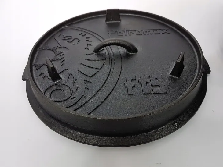 garnek-zeliwny-z-plaskim-dnem-petromax-dutch-oven-ft9-t-black-rodzaj-stojacy-kod-producenta-1644070
